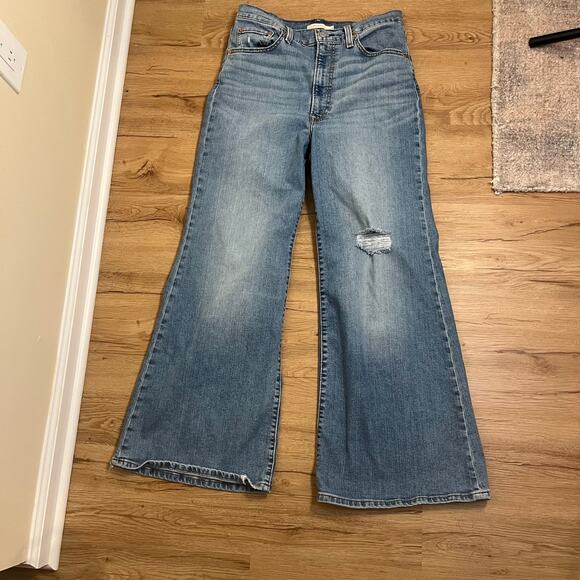 Levi's Premium Ribcage Bell Women's Jeans Size 31 Flared Leg - Picture 6 of 10